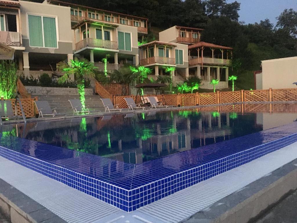 Green Hills 巴统 外观 照片